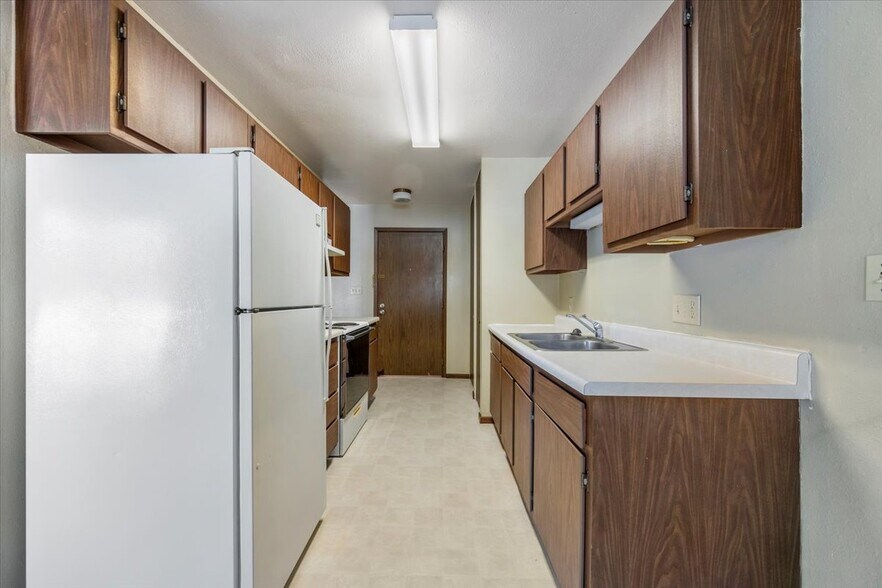 More Photos Of 300 Aspen Drive, Lead Apartments For Sale