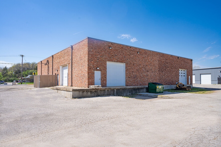 More Photos Of 5439-5441 Merriam Dr, Merriam Warehouse For Sale