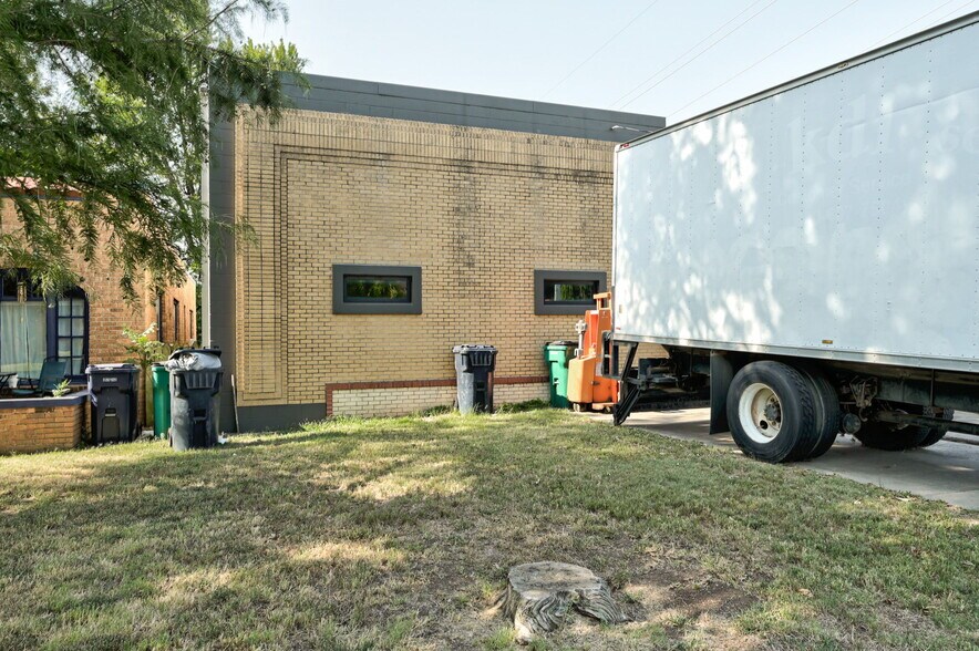More Photos Of 1940 N May Ave, Oklahoma City General Retail For Sale