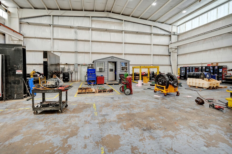 More Photos Of 2010/2015 44th St, Odessa Industrial For Sale