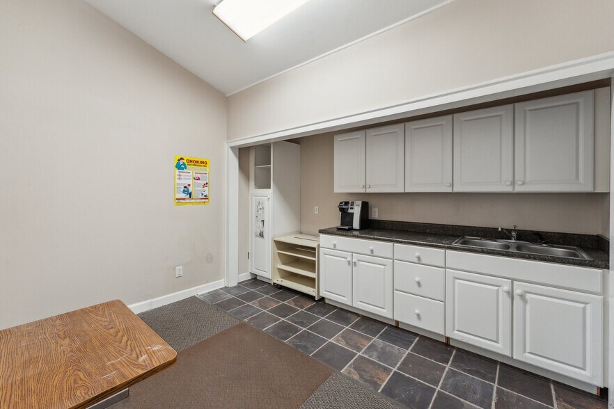More Photos Of 3816-3826 Bland Rd, Raleigh Office For Sale
