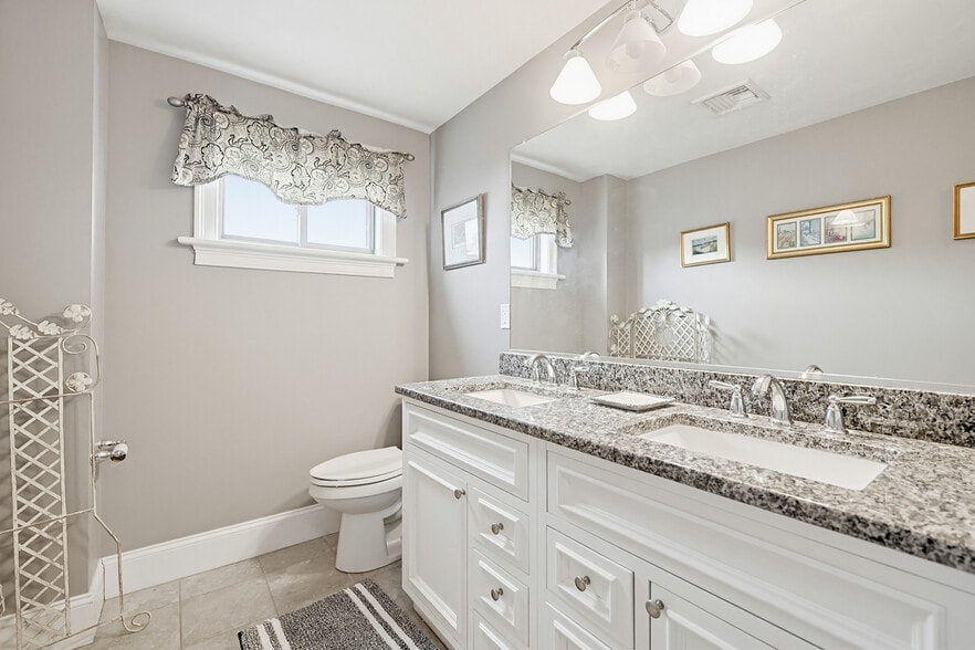 More Photos Of 800 Washington St, Holliston Storefront Retail Residential For Sale