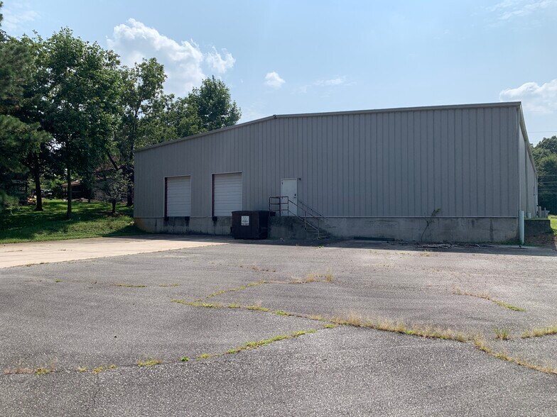 More Photos Of 1913 Alleghany St, High Point Warehouse For Lease