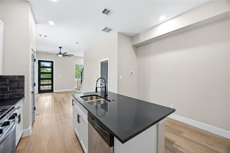 More Photos Of 6103 Shotwell st, Houston Multifamily For Sale