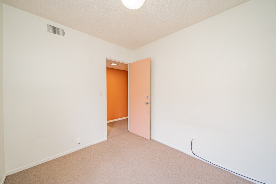 More Photos Of 2880 Sacramento St, Berkeley Office Residential For Lease