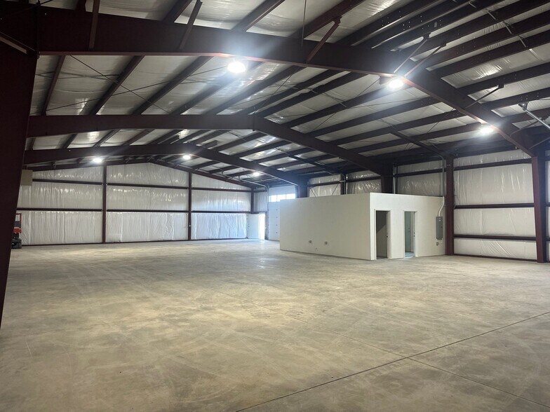 More Photos Of 1843 NW Mill st, Madras Unknown For Lease