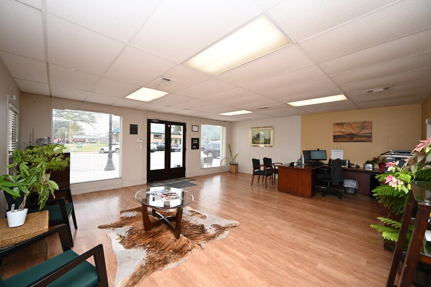 More Photos Of 805 12th St, Hempstead Office Residential For Sale