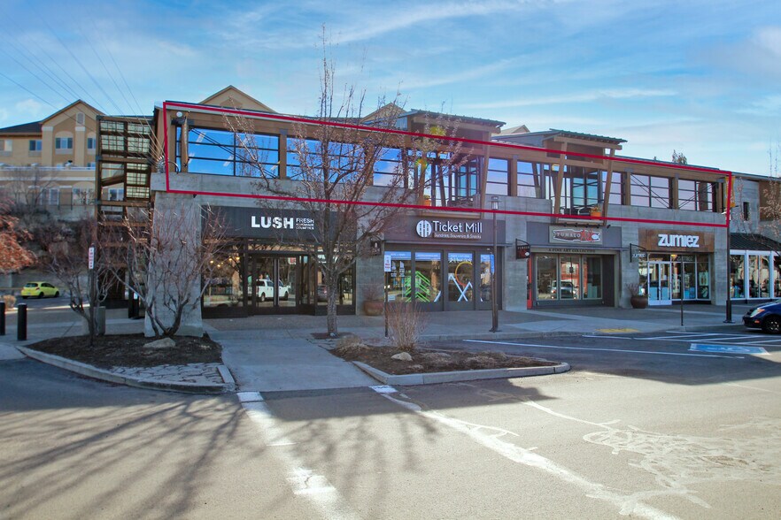 More Photos Of 450 SW Powerhouse Dr, Bend Storefront For Lease