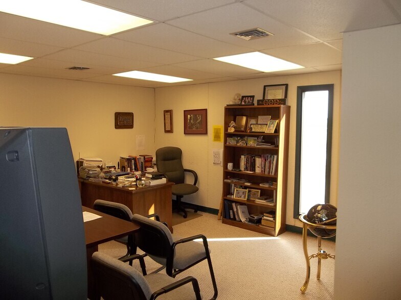 More Photos Of 1390 35th Pkwy Pky, Chanute Religious Facility For Sale