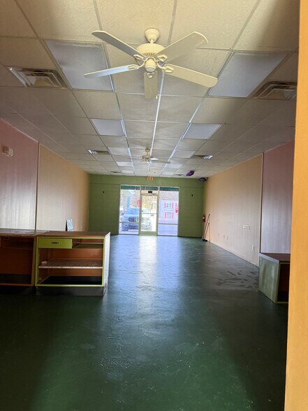 More Photos Of 3069 Cumberland Rd, Fayetteville Unknown For Lease