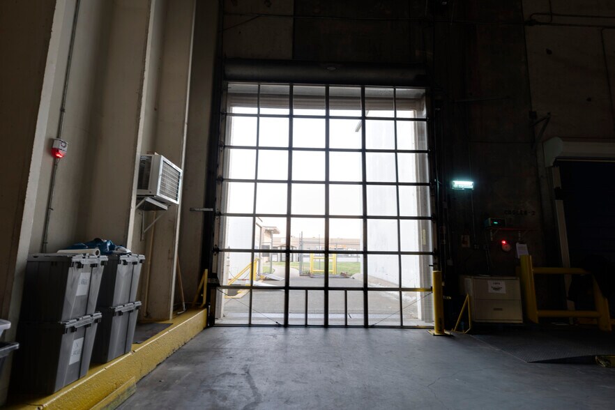 More Photos Of 826 Krill St, Corpus Christi Warehouse For Lease