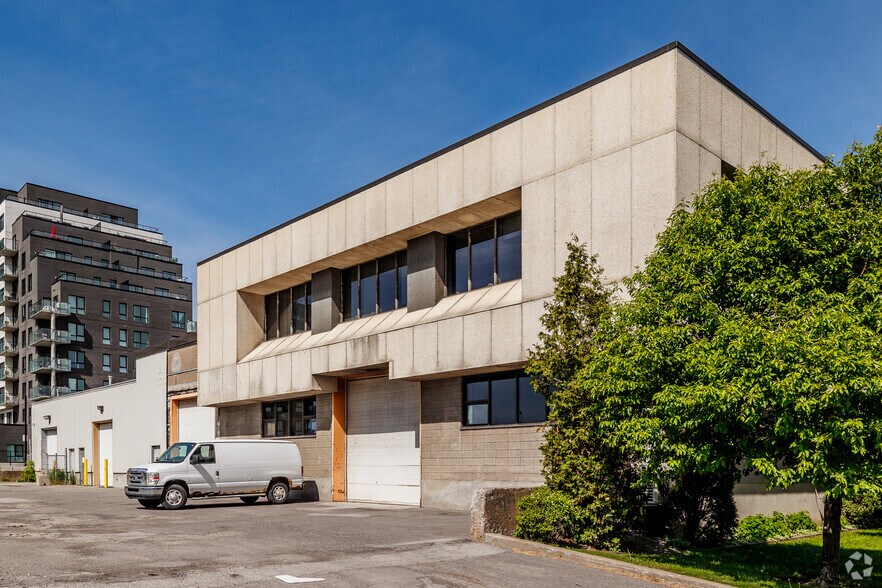 More Photos Of 150 Rue Authier, Montréal Warehouse For Lease