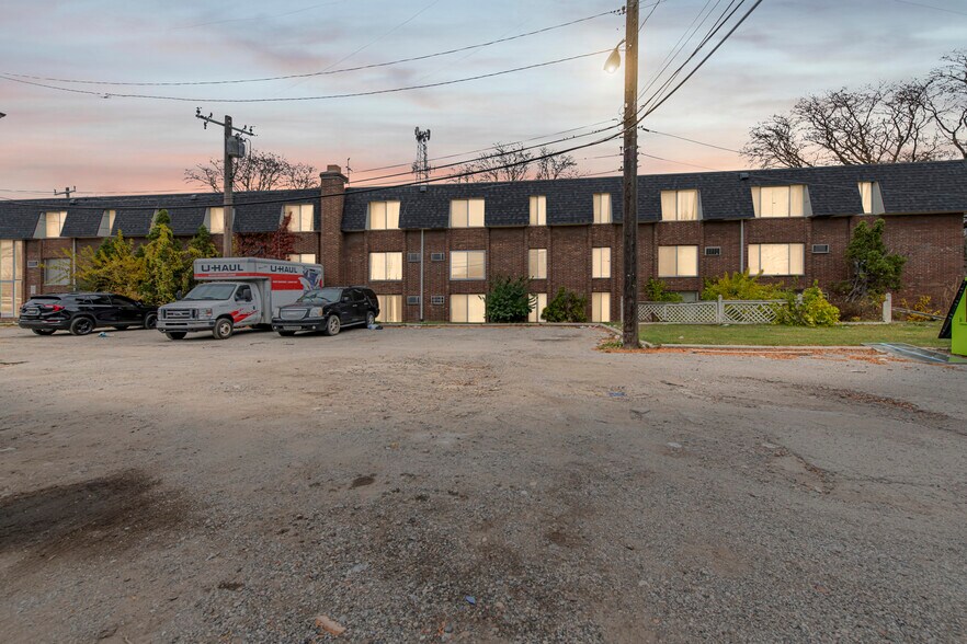 More Photos Of 23740 Fenkell St, Detroit Apartments For Sale