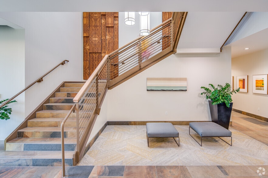 More Photos Of 161 E Rivulon Boulevard, Gilbert Office For Lease