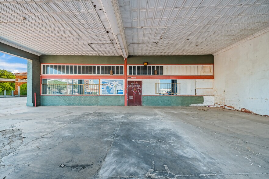 More Photos Of 1301 Buddy Holly Ave, Lubbock Warehouse For Sale