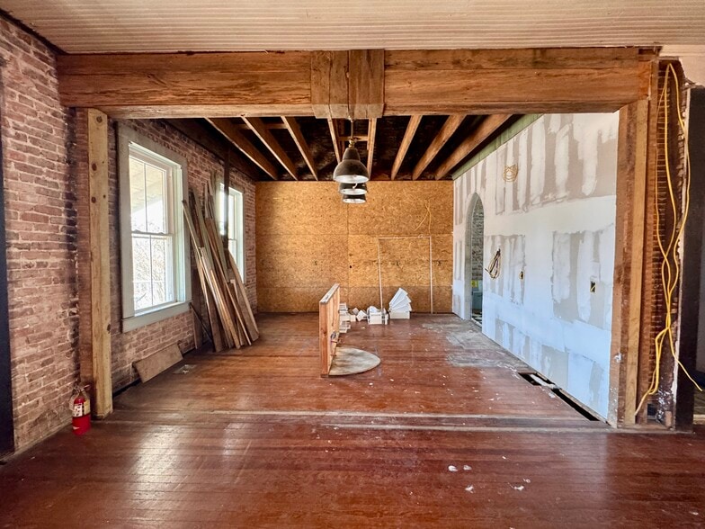 More Photos Of 2720 Cleveland St, Elloree Storefront Retail Residential For Sale