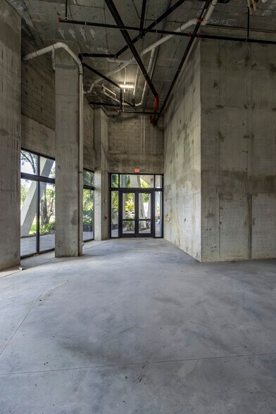 More Photos Of 17071 W Dixie Hwy, North Miami Beach Apartments For Lease