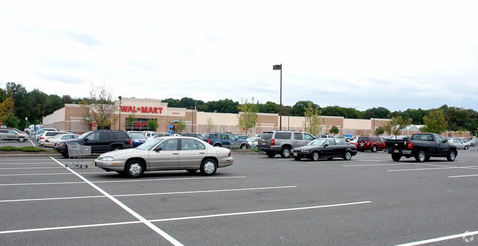 More Photos Of 130 Marketplace Blvd, Hamilton Unknown For Lease