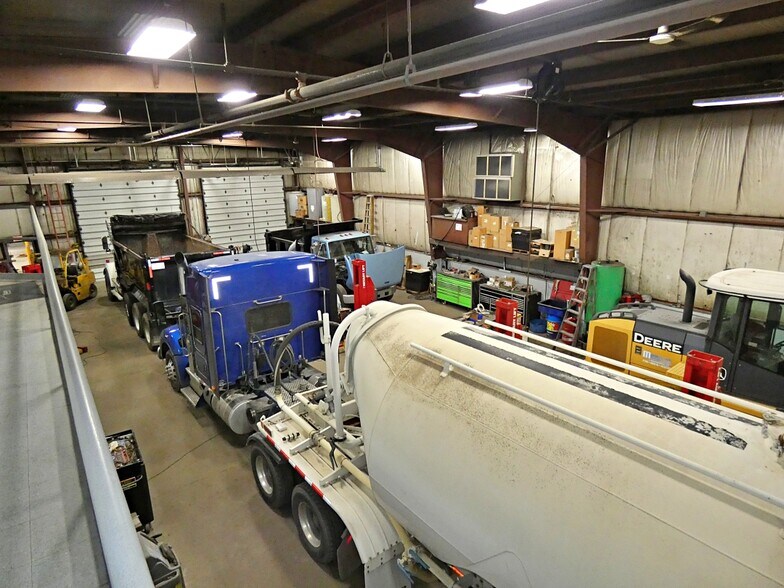More Photos Of 70 N Gates Ave, Buffalo Truck Terminal For Lease