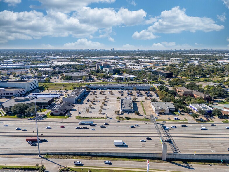 More Photos Of 13167 Northwest Fwy, Houston Unknown For Lease