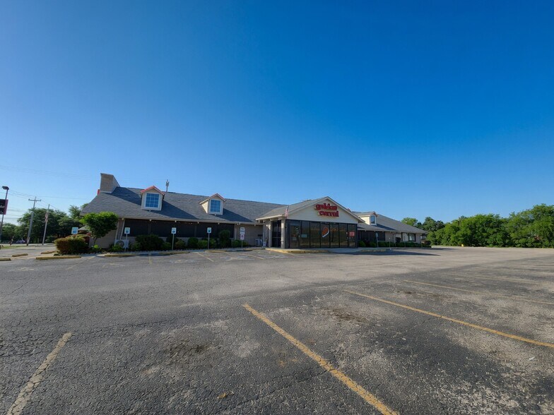 More Photos Of 2301 Pat Booker Rd, Universal City Restaurant For Sale