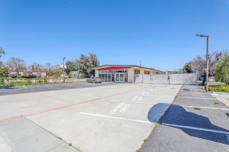 More Photos Of 953 W El Camino Real, Sunnyvale Auto Dealership For Lease
