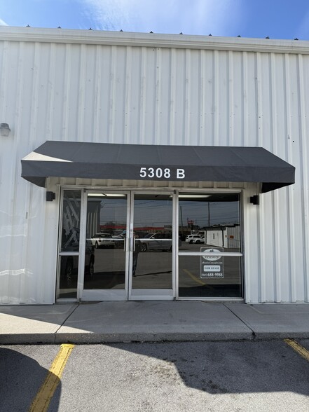 More Photos Of 5308 N Middlebrook Pike, Knoxville Light Manufacturing For Lease