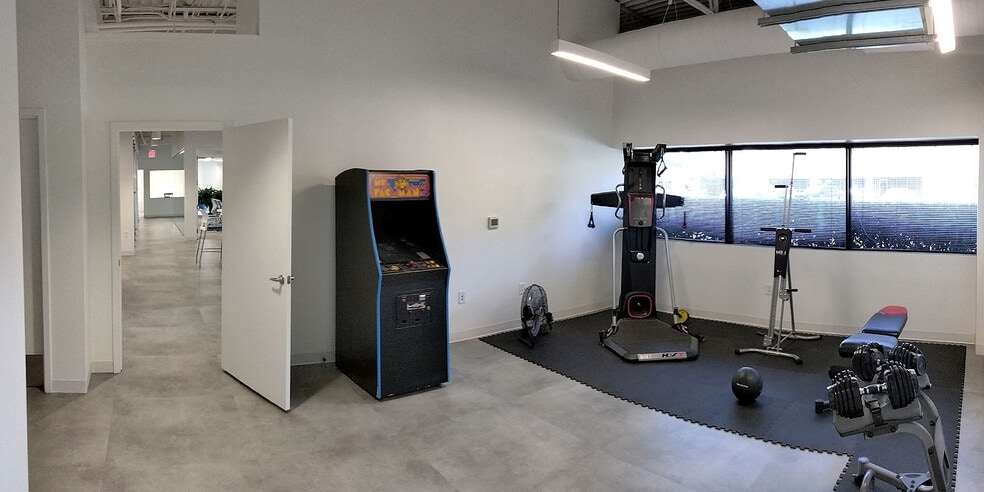 More Photos Of 421 Minuet Ln, Charlotte Office For Sale