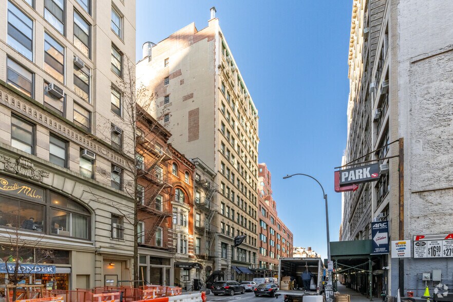 Primary Photo Of 50 W 17th St, New York Office For Lease