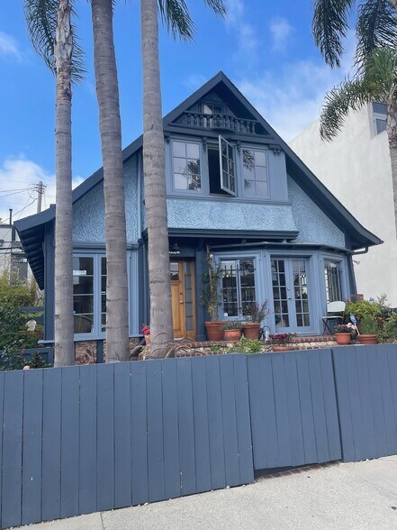 Primary Photo Of 1117 Abbot Kinney Blvd, Venice Loft Creative Space For Lease