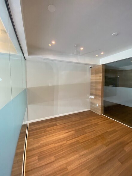 More Photos Of 2434-2438 E Las Olas Blvd, Fort Lauderdale Storefront Retail Office For Lease