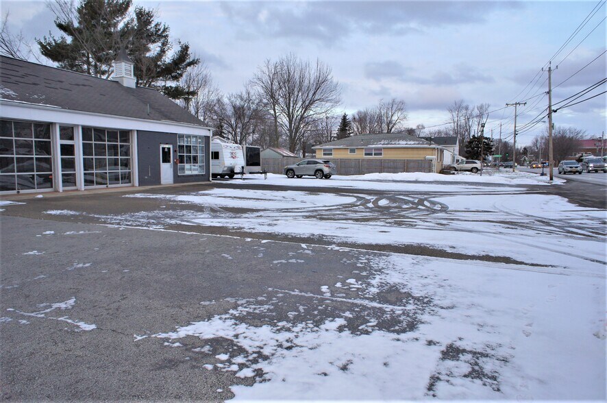 More Photos Of 4632 Lake Shore Rd, Hamburg Auto Repair For Sale