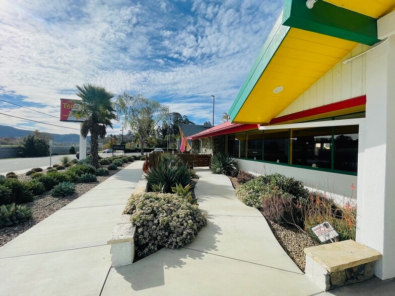 More Photos Of 1575 Calle Joaquin, San Luis Obispo Restaurant For Sale
