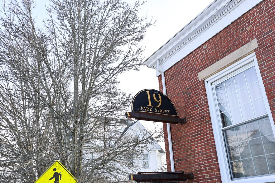 More Photos Of 19-23 Park St, Stoughton Office For Lease