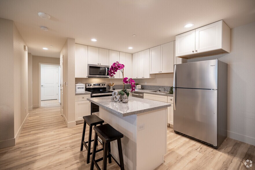 More Photos Of 2531 W Rumble Rd, Modesto Apartments For Sale