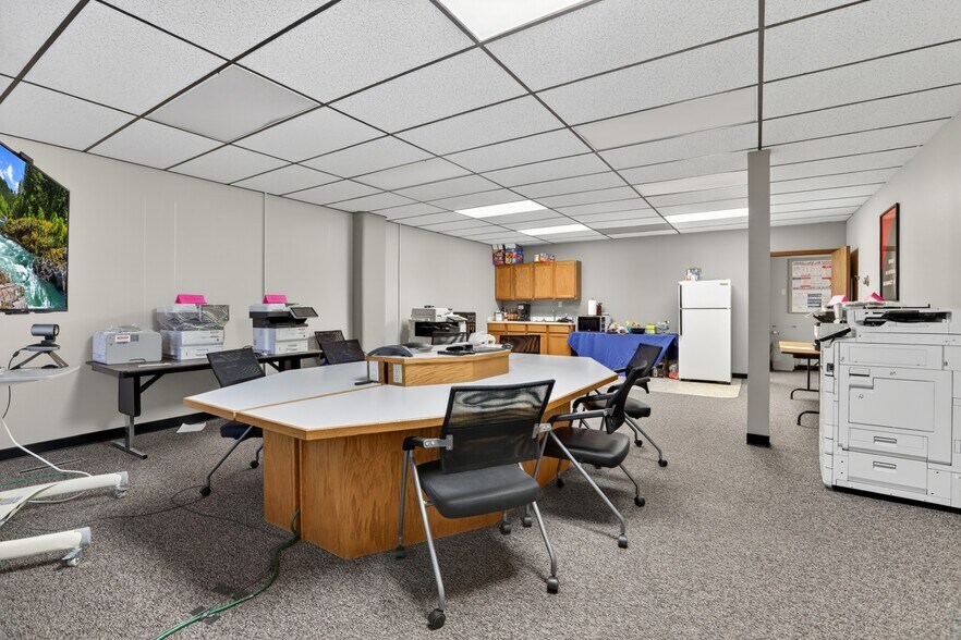 More Photos Of 819 Central Ave, Great Falls Office For Sale