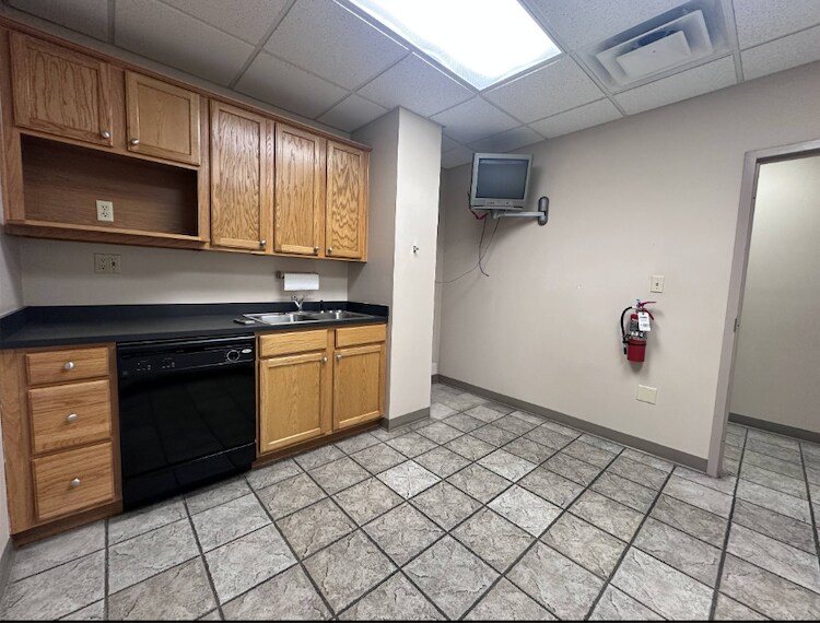 More Photos Of 2400 S Main St, Corbin Flex For Sale