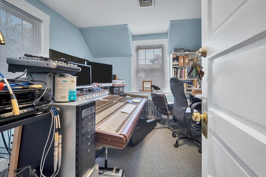 More Photos Of 2024 E Main St, Waterbury Office Residential For Sale