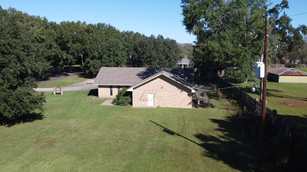 More Photos Of 1651 Church St, Zachary Religious Facility For Sale