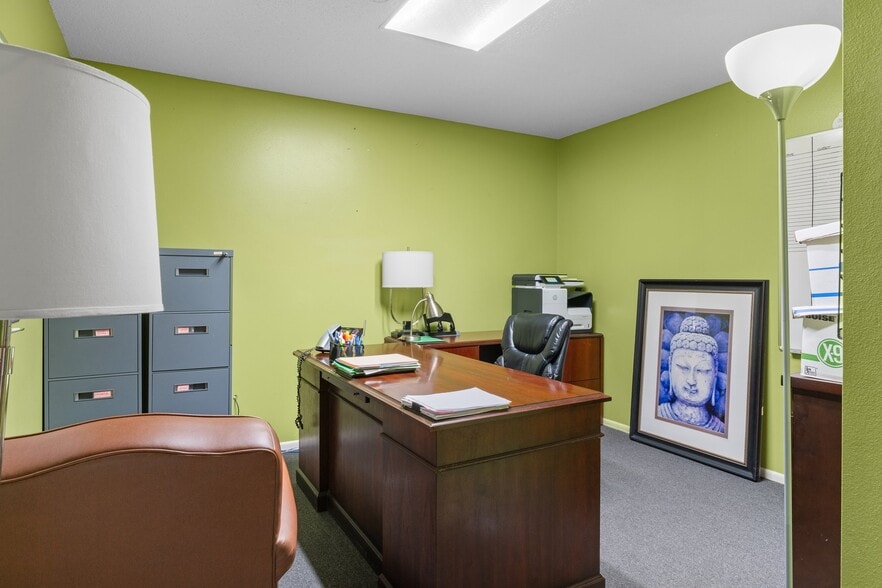 More Photos Of 14309 Old Dixie Hwy, Hudson Office For Sale