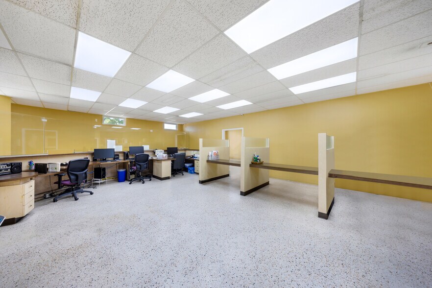 More Photos Of 12501-12505 NW 7th Ave, North Miami Storefront For Lease