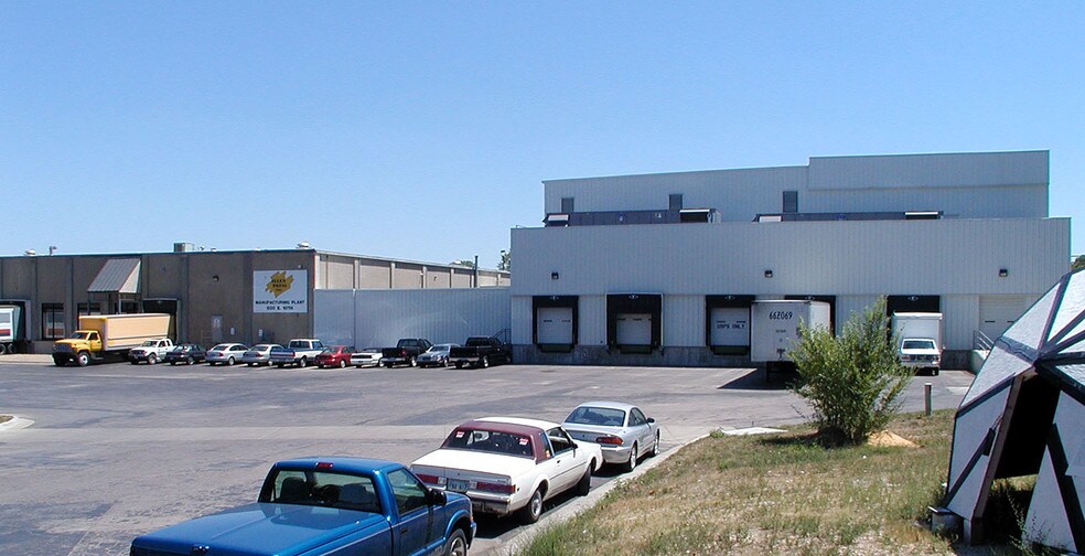 More Photos Of 800-810 E 10th St, Lawrence Flex For Sale