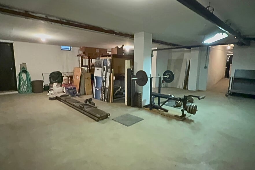 More Photos Of 229-261 Merriam St, Bridgeport Warehouse For Lease