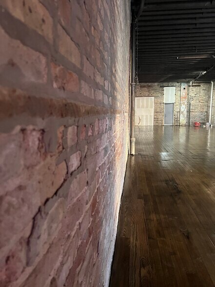 More Photos Of 1531 W 18th St, Chicago Apartments For Lease