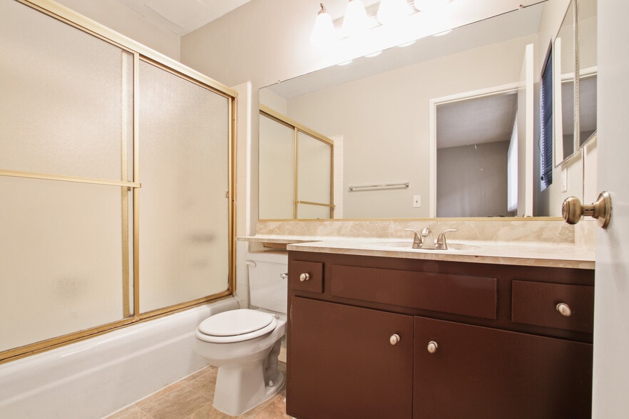 More Photos Of 3735 Mentone Ave, Los Angeles Apartments For Sale