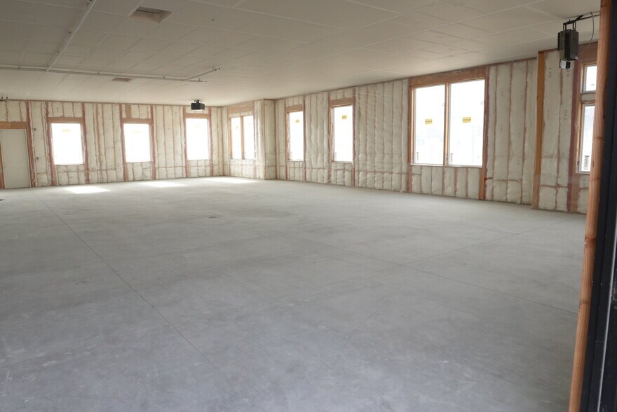 More Photos Of 271 S Elm Ave, Eaton Office For Sale