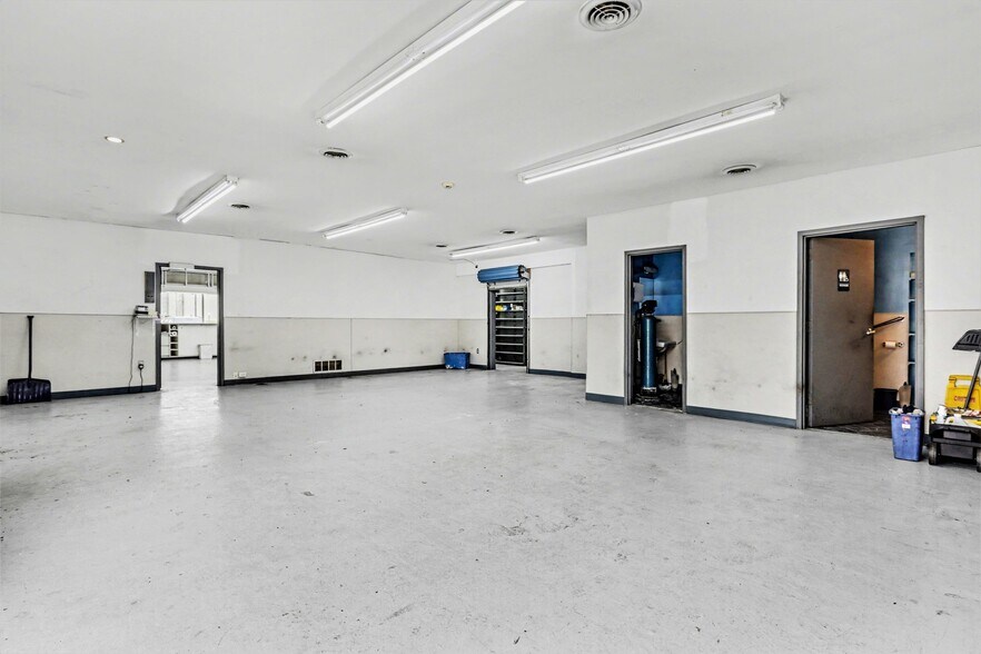 More Photos Of 240 Columbus st, Lithopolis Auto Repair For Sale