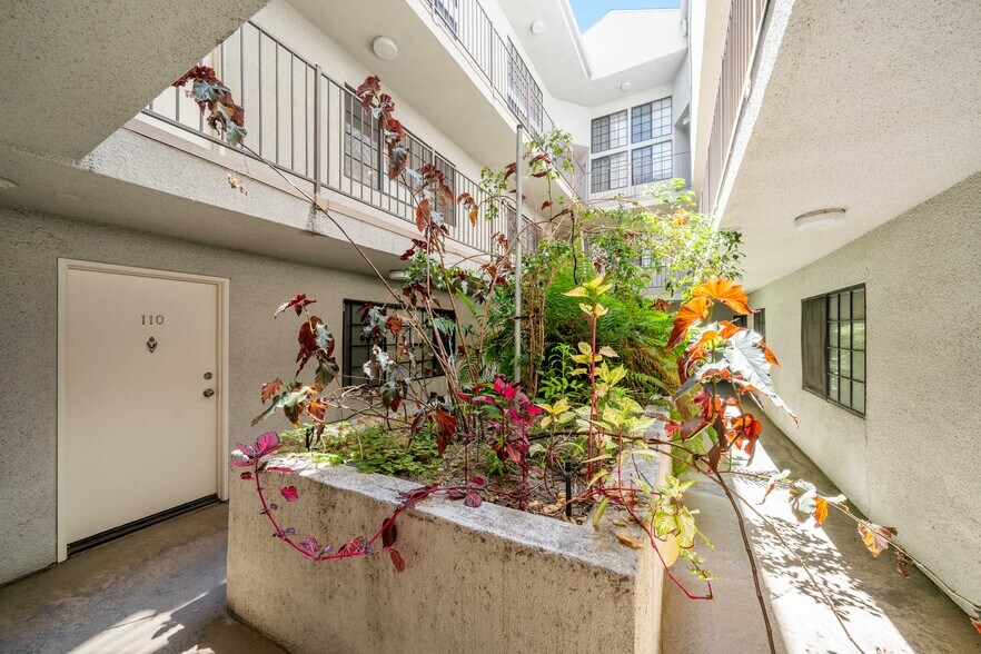 More Photos Of 4651 Cahuenga Blvd, North Hollywood Apartments For Sale