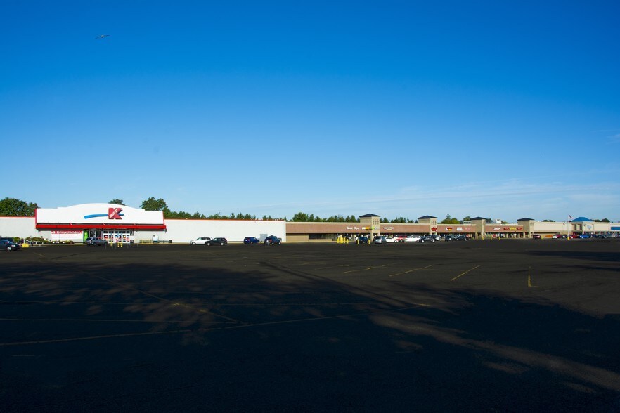 More Photos Of 41701-41941 Garfield Rd, Clinton Township Unknown For Lease