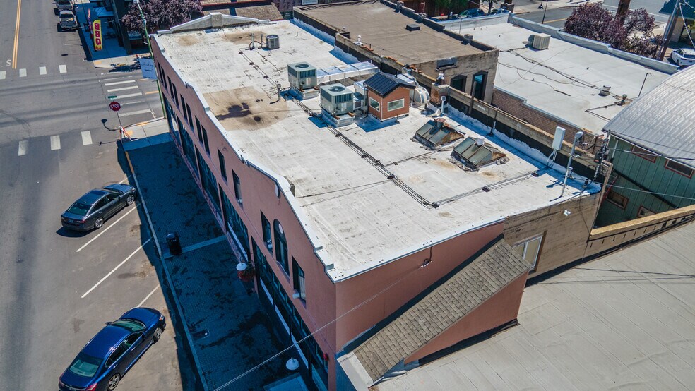 More Photos Of 395 N Main St, Prineville Storefront Retail Residential For Sale